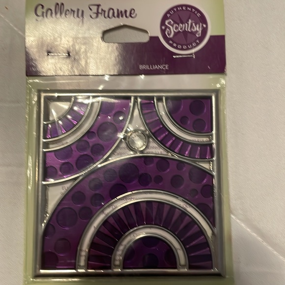NIB Retired Scentsy Cube Ebony wax burner with Gallery Frames - Picture 8 of 11